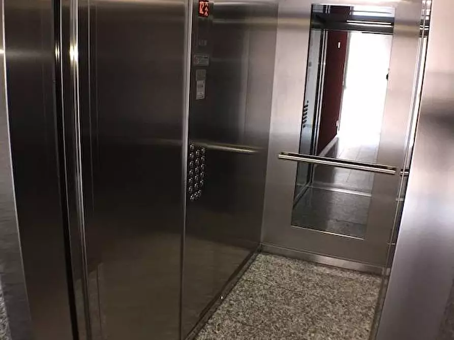 Immagine 38 di Appartamento in vendita  in via Castellammare 14 a Milano