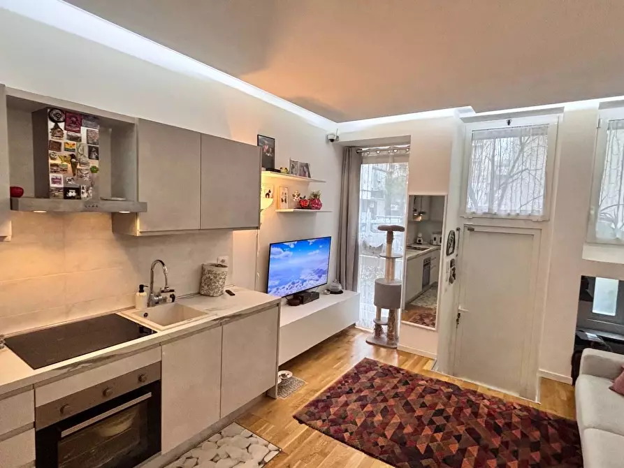 Immagine 2 di Appartamento in affitto  in via Massarenti a Milano