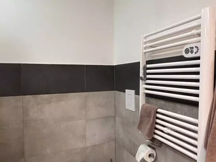 Immagine 11 di Appartamento in affitto  in via Massarenti a Milano