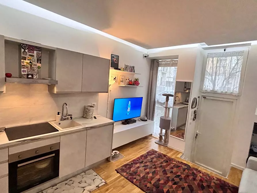 Immagine 15 di Appartamento in affitto  in via Massarenti a Milano