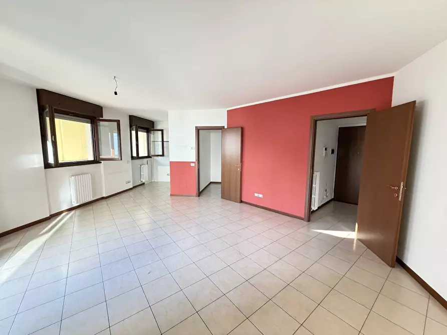 Immagine 2 di Appartamento in vendita  in Via Caianello a Milano