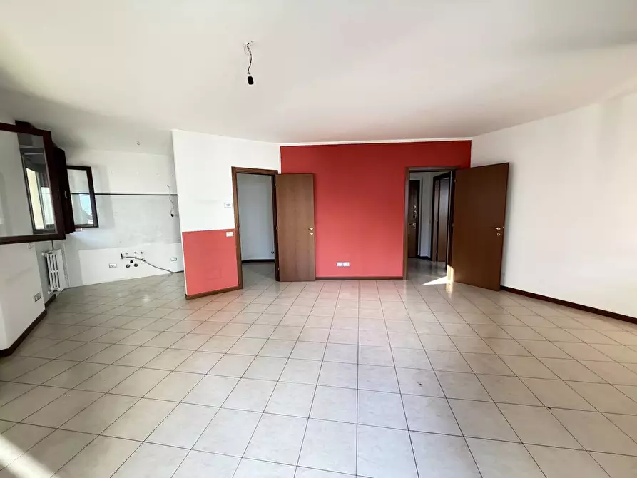 Immagine 3 di Appartamento in vendita  in Via Caianello a Milano