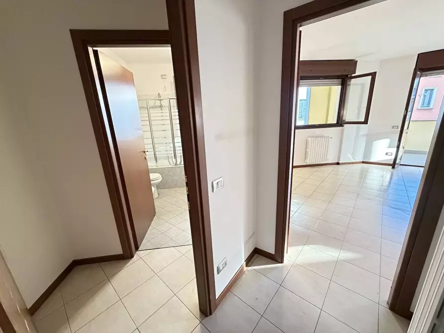 Immagine 17 di Appartamento in vendita  in Via Caianello a Milano