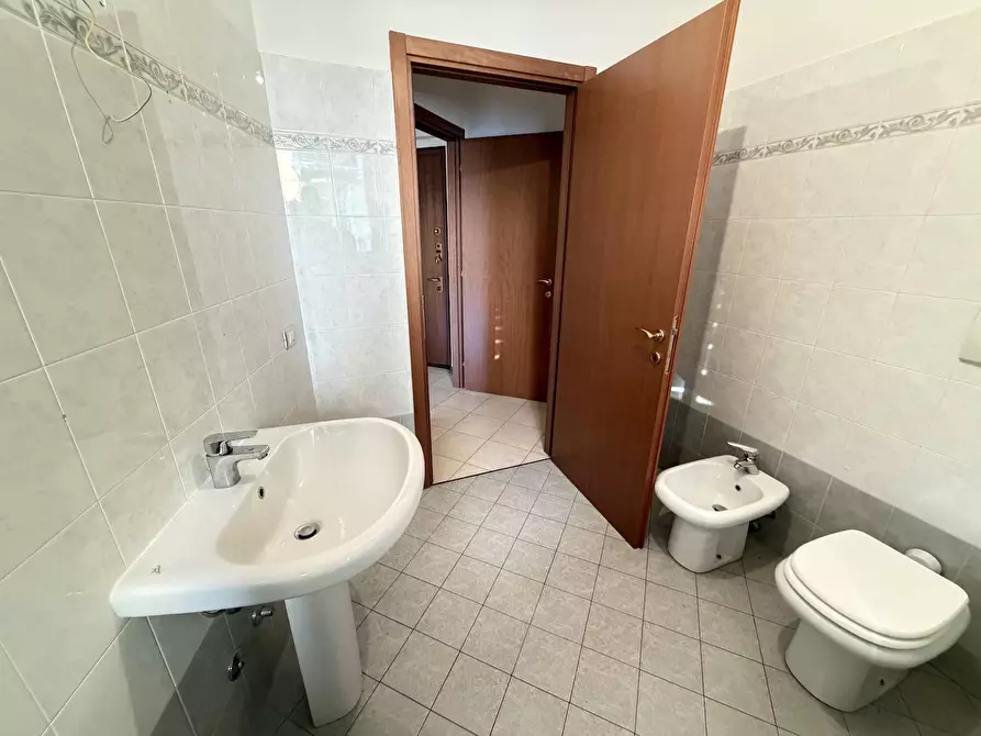 Immagine 19 di Appartamento in vendita  in Via Caianello a Milano