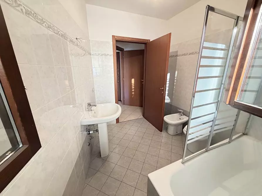 Immagine 20 di Appartamento in vendita  in Via Caianello a Milano