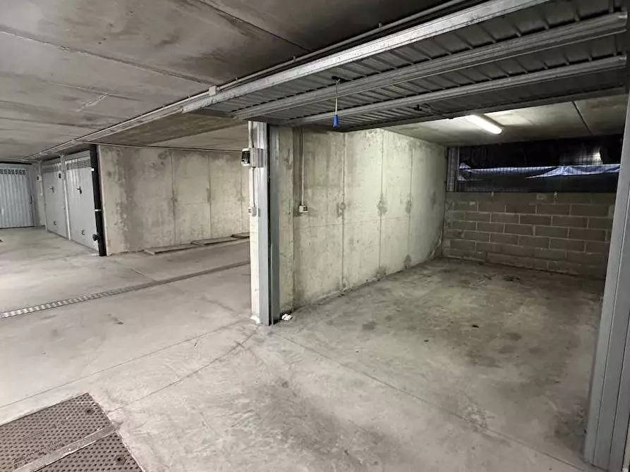 Immagine 25 di Appartamento in vendita  in Via Caianello a Milano