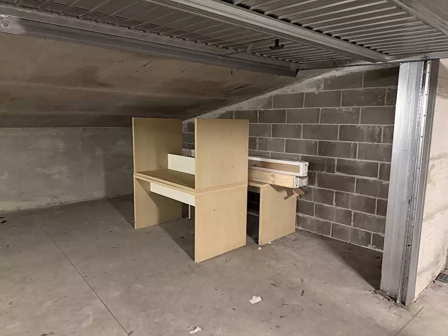 Immagine 2 di Magazzino in vendita  in via Caianello 6 a Milano