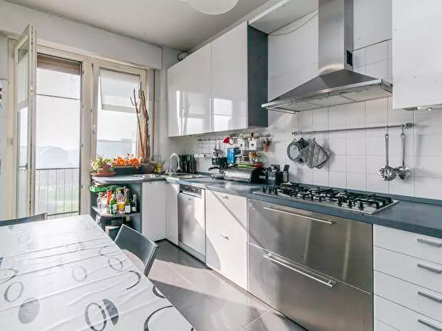 Immagine 13 di Appartamento in vendita  in via Caduti sul lavoro 47 a Sesto San Giovanni