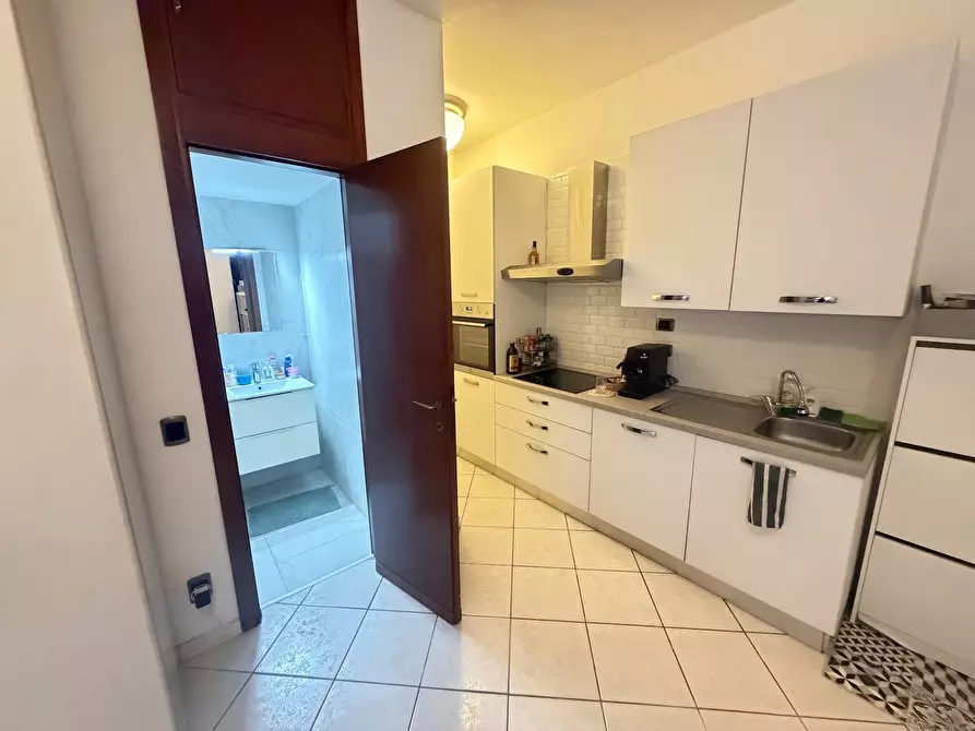 Immagine 9 di Appartamento in affitto  in Via Piero Della Francesca 51 a Milano