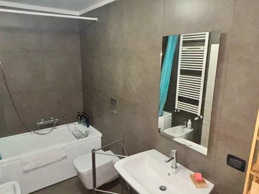 Immagine 8 di Appartamento in affitto  in via Traiano 35 a Milano