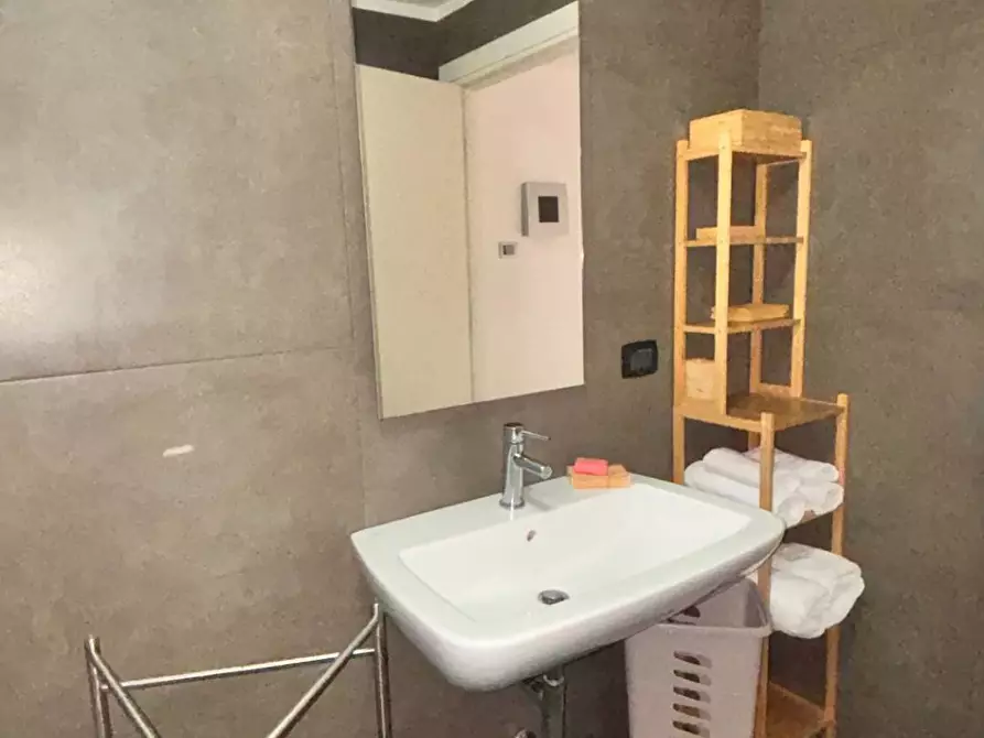 Immagine 10 di Appartamento in affitto  in via Traiano 35 a Milano