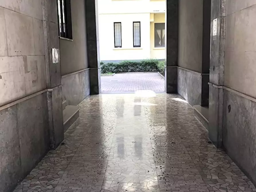 Immagine 21 di Appartamento in affitto  in Via Faravelli a Milano