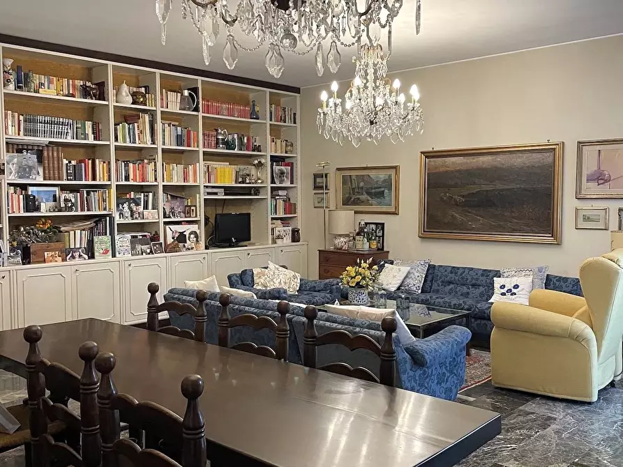 Immagine 5 di Appartamento in vendita  in via Castelvetro a Milano