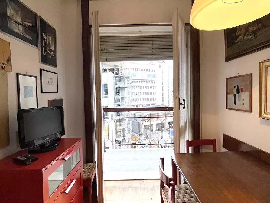 Immagine 13 di Appartamento in vendita  in via Castelvetro a Milano