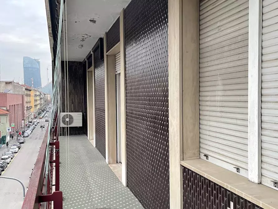 Immagine 17 di Appartamento in vendita  in via Castelvetro a Milano