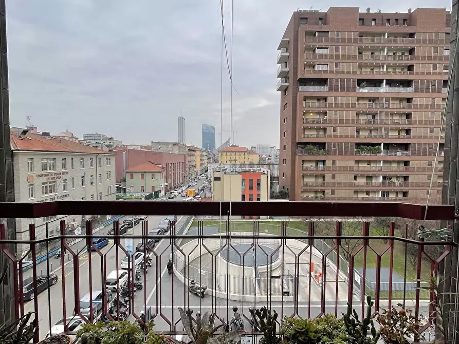 Immagine 18 di Appartamento in vendita  in via Castelvetro a Milano