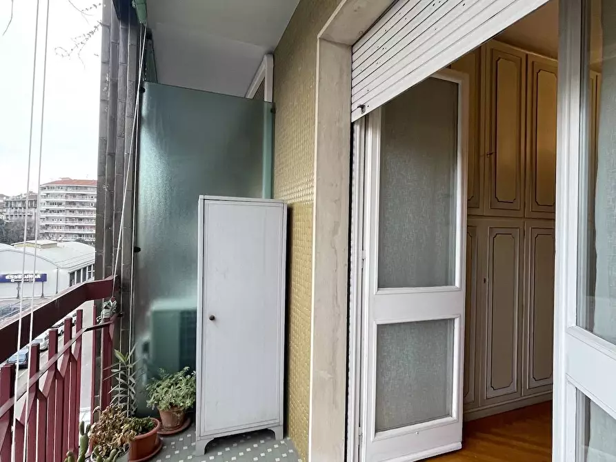 Immagine 19 di Appartamento in vendita  in via Castelvetro a Milano