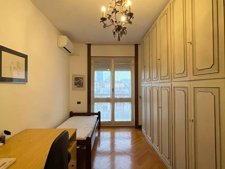 Immagine 20 di Appartamento in vendita  in via Castelvetro a Milano