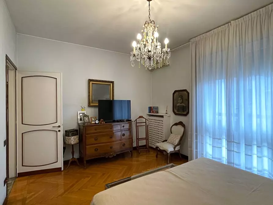 Immagine 25 di Appartamento in vendita  in via Castelvetro a Milano