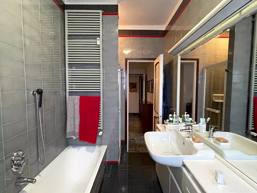 Immagine 29 di Appartamento in vendita  in via Castelvetro a Milano