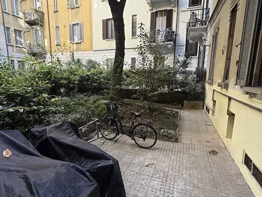 Immagine 25 di Appartamento in affitto  in via Vitruvio a Milano