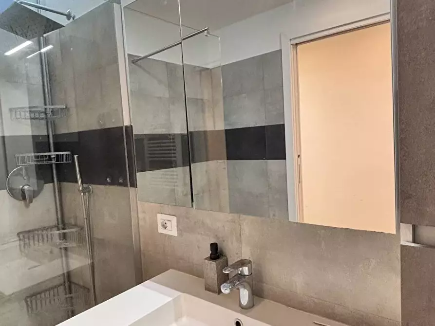 Immagine 18 di Appartamento in affitto  in via Massarenti a Milano