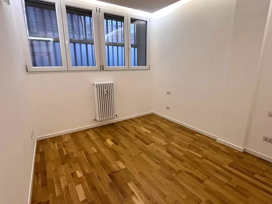 Immagine 31 di Appartamento in affitto  in via Massarenti a Milano