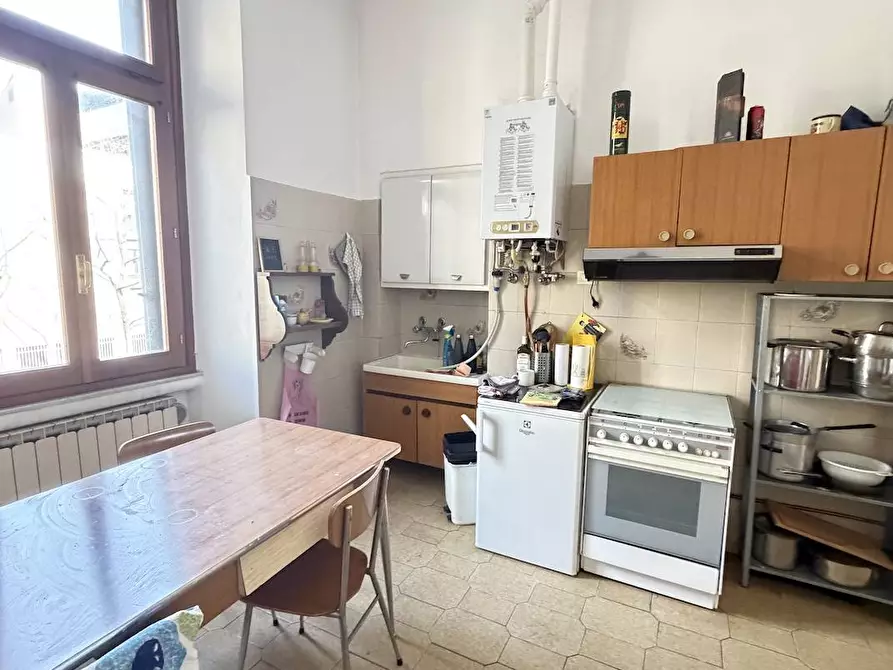 Immagine 3 di Appartamento in vendita  in via Caracciolo a Milano