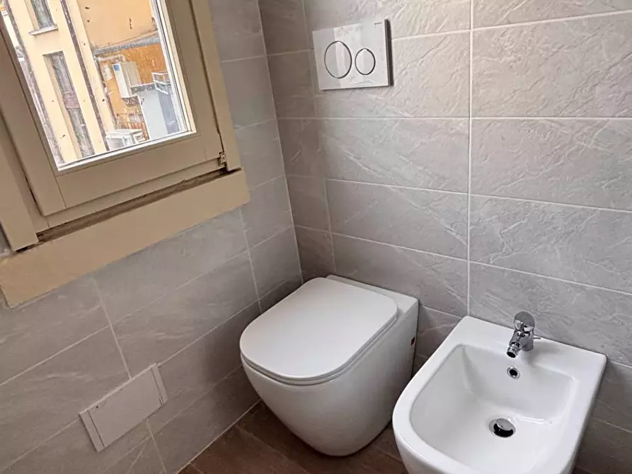 Immagine 16 di Appartamento in affitto  in via Verona 13 a Milano