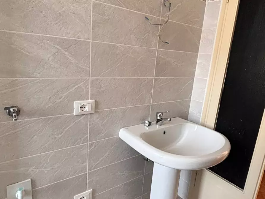 Immagine 36 di Appartamento in affitto  in via Verona 13 a Milano