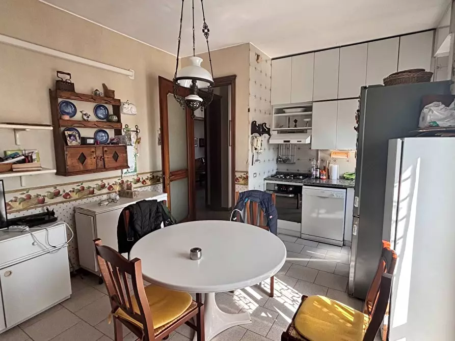 Immagine 6 di Appartamento in vendita  in via Caracciolo a Milano