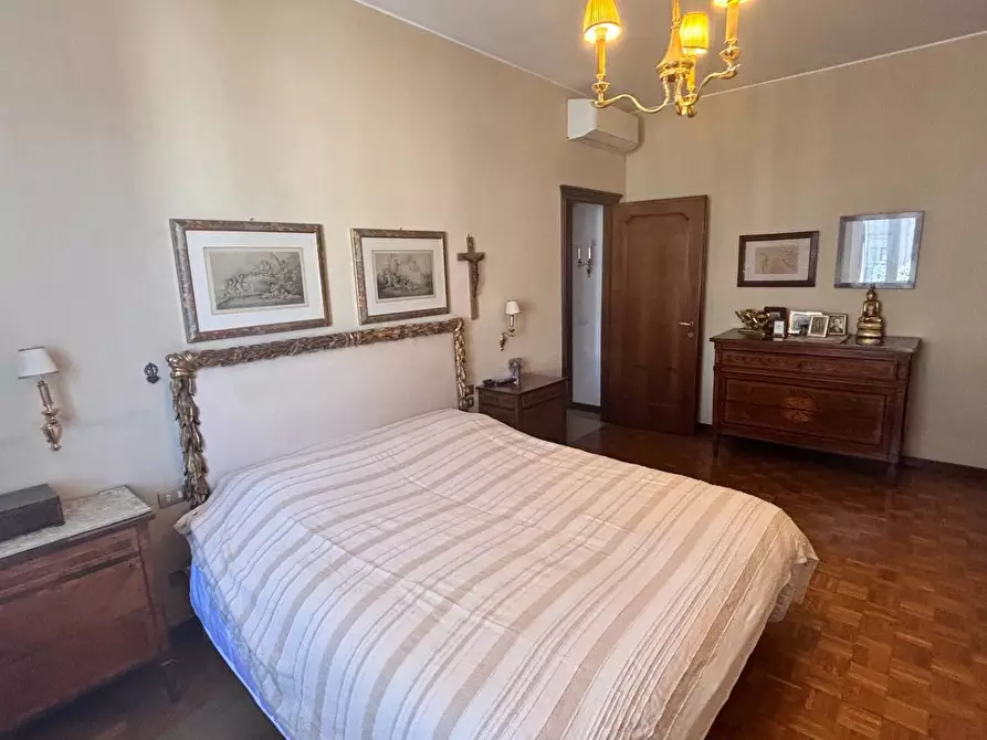 Immagine 8 di Appartamento in vendita  in via Caracciolo a Milano