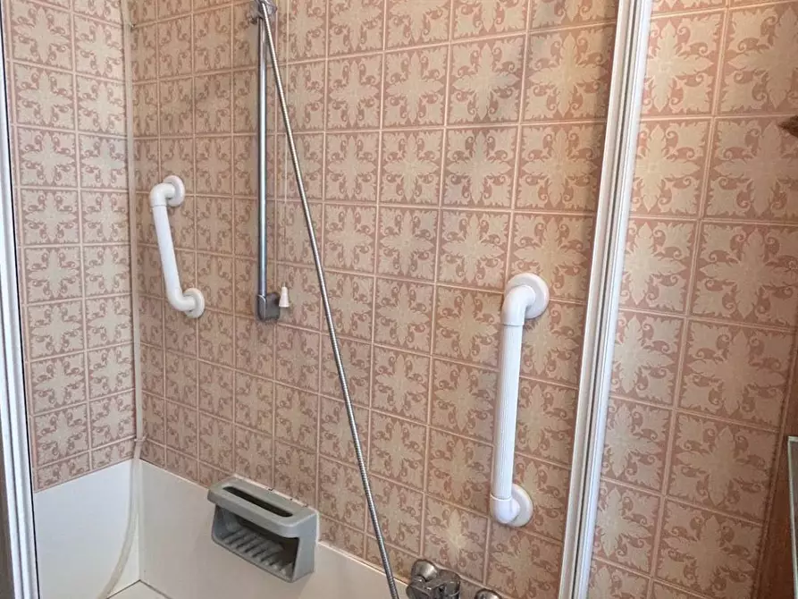 Immagine 12 di Appartamento in vendita  in via Caracciolo a Milano