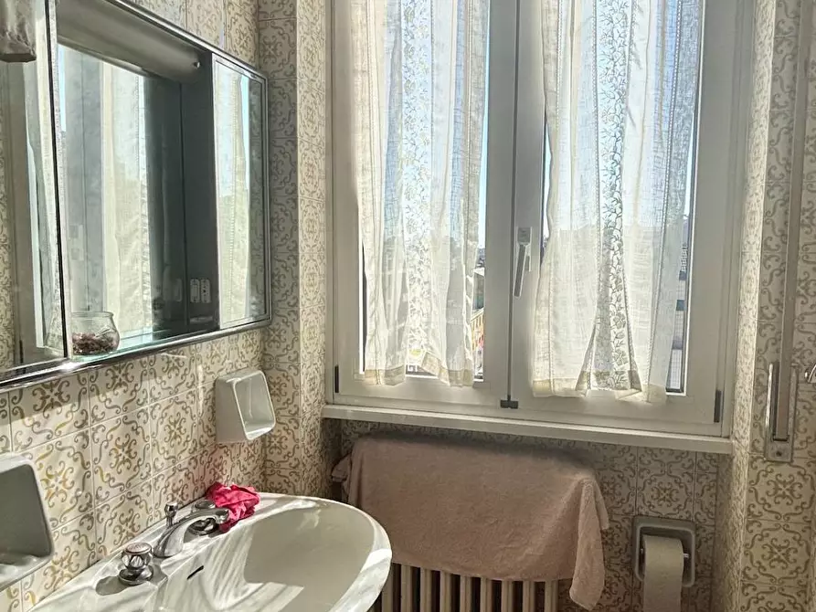 Immagine 14 di Appartamento in vendita  in via Caracciolo a Milano