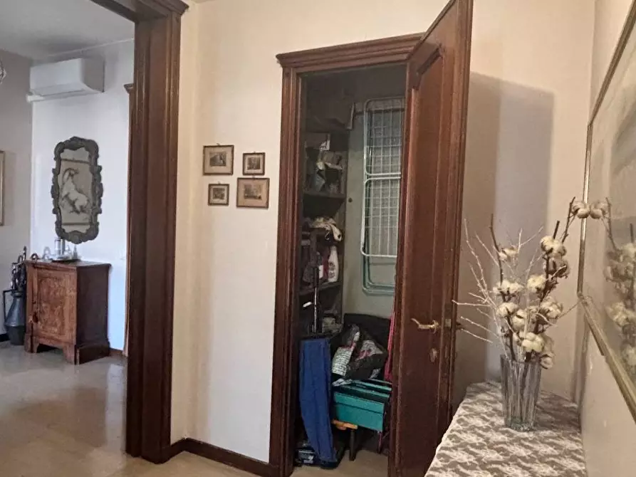 Immagine 17 di Appartamento in vendita  in via Caracciolo a Milano