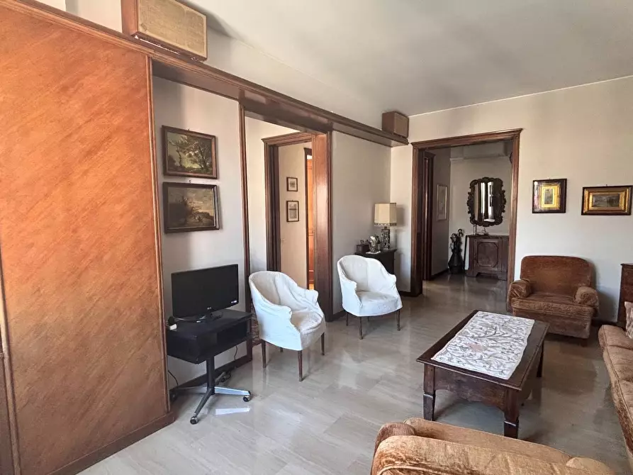 Immagine 18 di Appartamento in vendita  in via Caracciolo a Milano