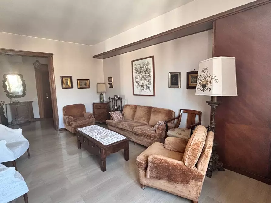 Immagine 19 di Appartamento in vendita  in via Caracciolo a Milano