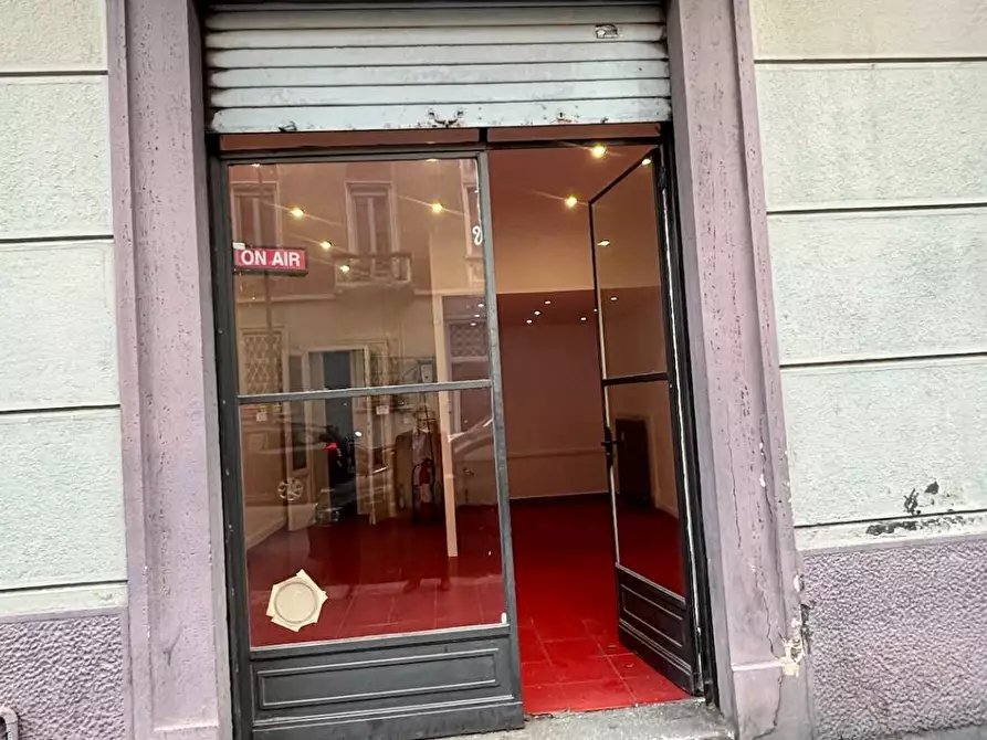 Immagine 2 di Negozio   in via Delfico 18 a Milano