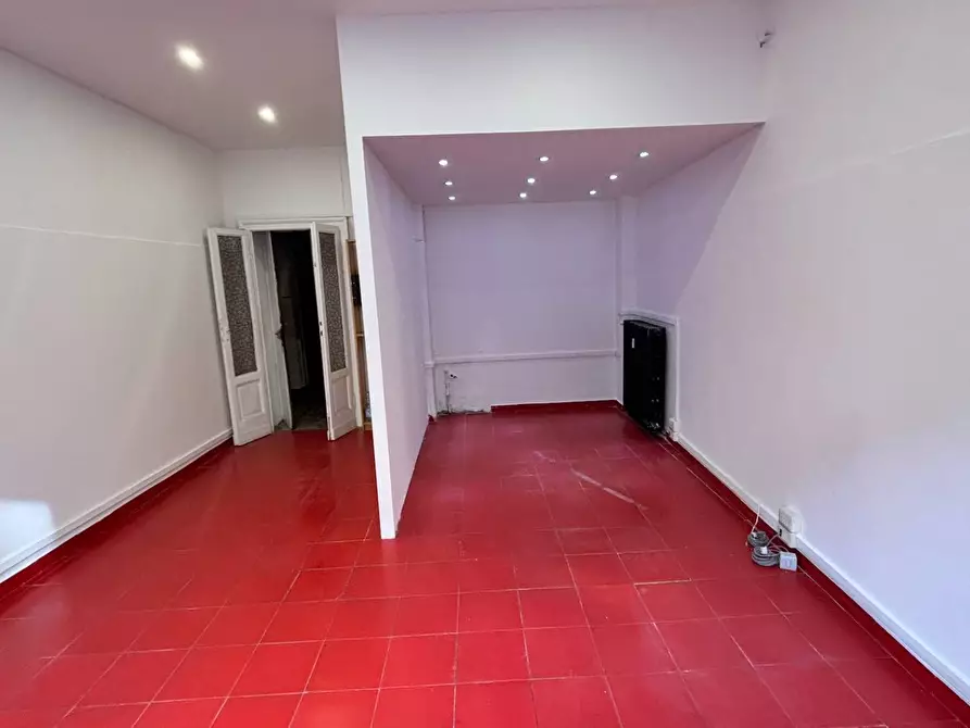 Immagine 6 di Negozio   in via Delfico 18 a Milano