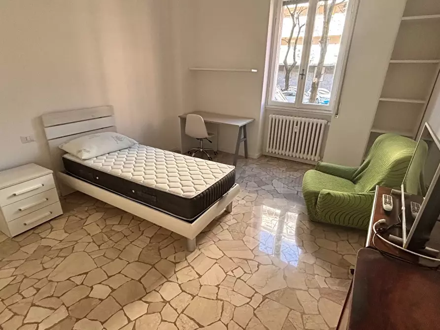 Immagine 1 di Appartamento in affitto  in via Caracciolo a Milano