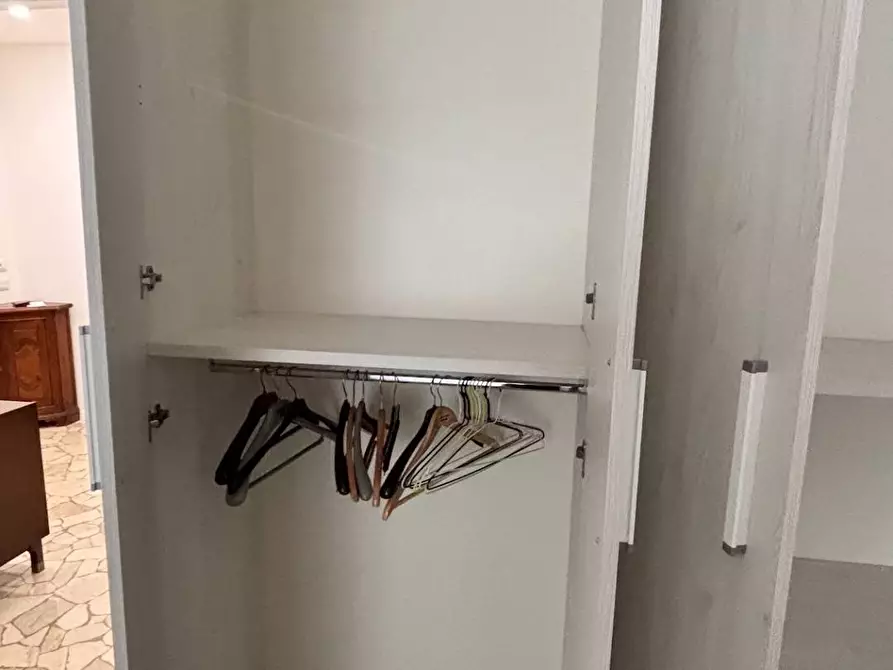 Immagine 10 di Appartamento in affitto  in via Caracciolo a Milano