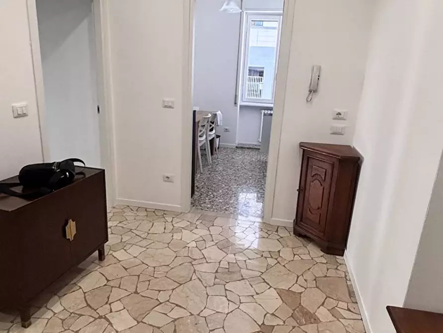 Immagine 17 di Appartamento in affitto  in via Caracciolo a Milano