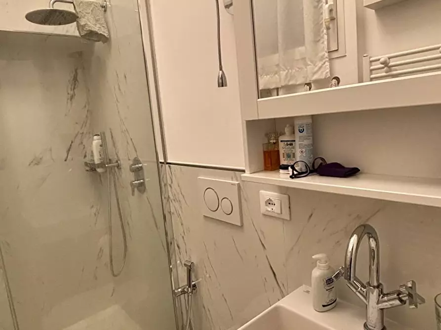 Immagine 41 di Appartamento in affitto  in via Cirillo 12 a Milano