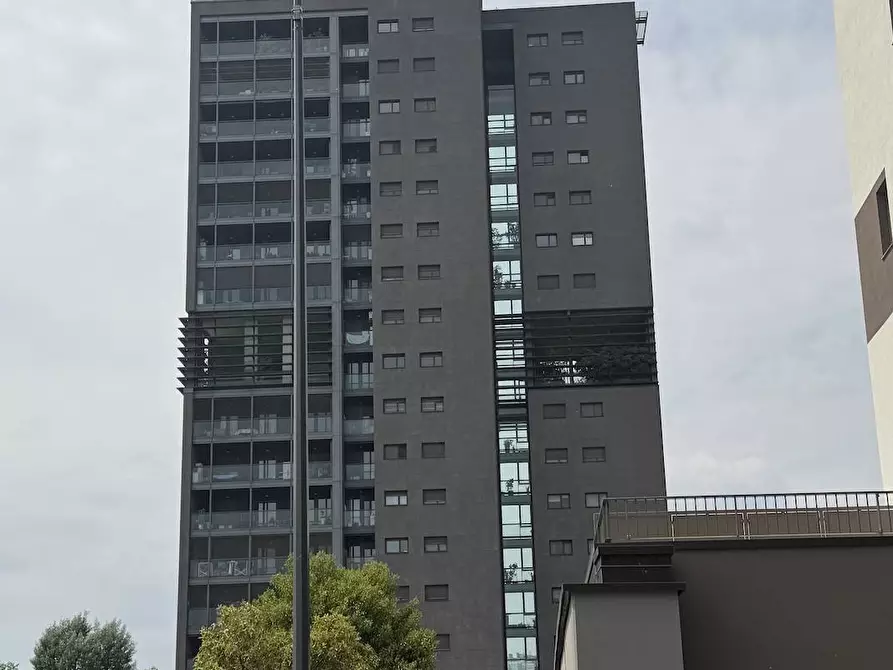 Immagine 1 di Box auto in affitto  in piazza Tirana 24/5 a Milano