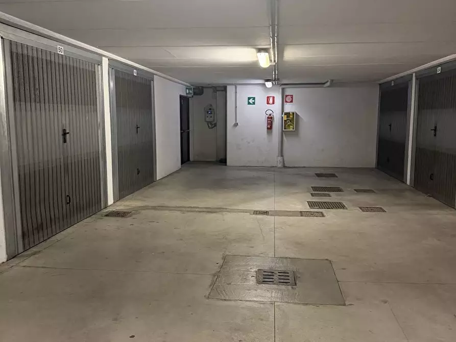 Immagine 9 di Box auto in affitto  in piazza Tirana 24/5 a Milano