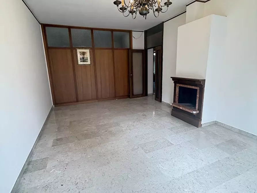 Immagine 4 di Appartamento in vendita  in via Govone 100 a Milano