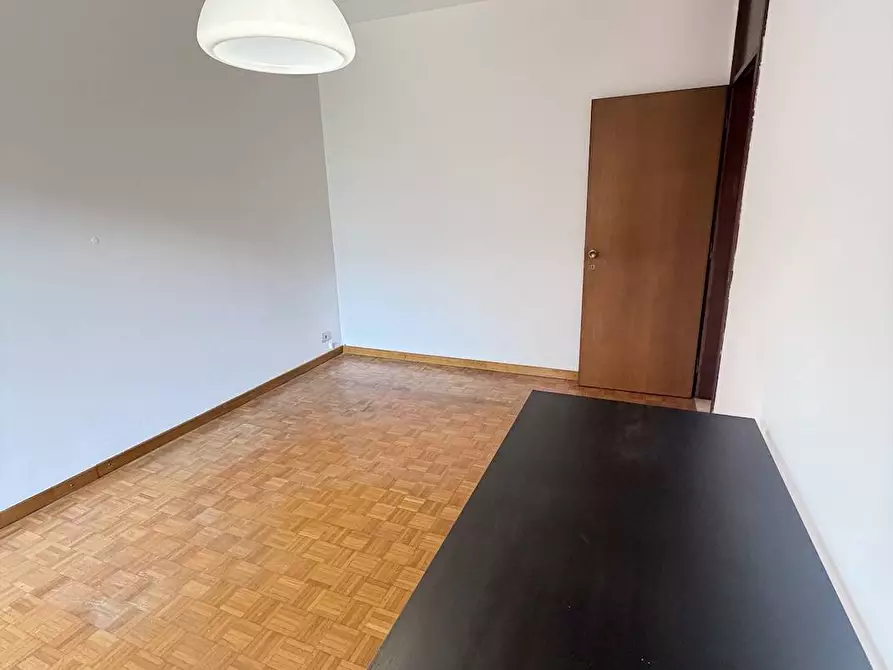 Immagine 10 di Appartamento in vendita  in via Govone 100 a Milano