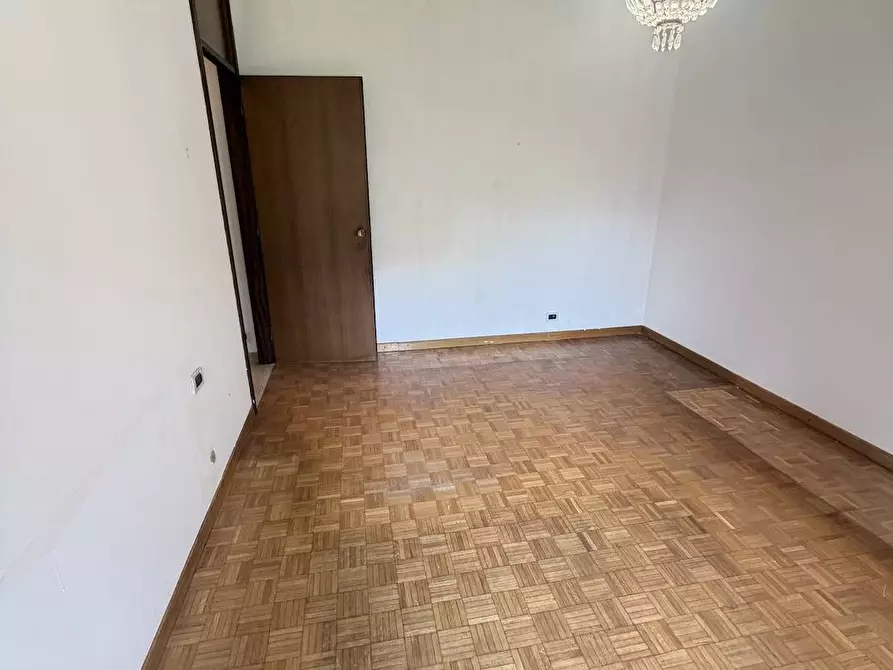 Immagine 23 di Appartamento in vendita  in via Govone 100 a Milano