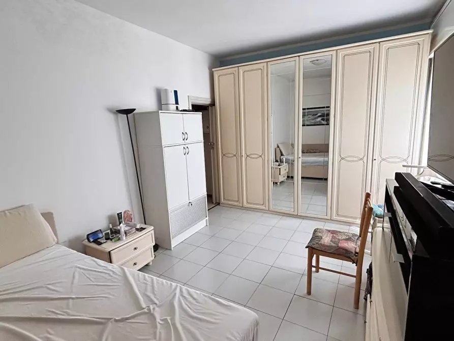 Immagine 9 di Appartamento in vendita  in via Cimabue a Milano