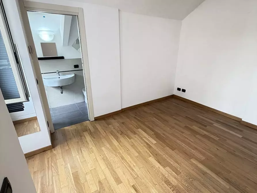 Immagine 14 di Appartamento in affitto  in Corso Sempione a Milano